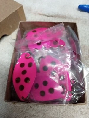 Cucharas de salmón Manistee #3 cerise y punto negro. Nuevo. Caja 19/19. 3 cucharas. Foto 1 de 3