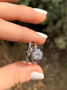 Juego de anillos de boda de diamantes simulados redondos blancos de 1,50 quilates plata esterlina 925 sólida - Imagen 1 de 5