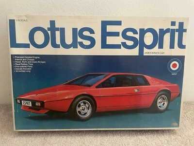 Coche de James Bond Entex Lotus Esprit escala 1:16 #9133 Bandai Industries Japón  Foto 1 de 4