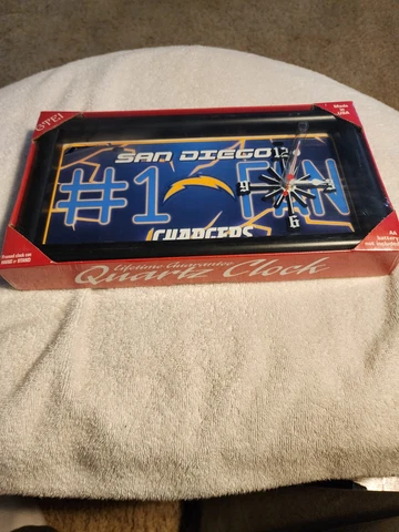 SAN DIEGO CHARGERS NFL Clock License Plate Quartz GTEI Sealed NEW  #1 Fan HTF Cover