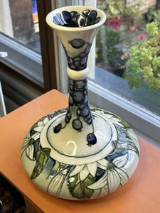 Moorcroft Pottery Anji Davenport Juneberry Vase 9.5" Near mint crazing Fenton - Picture 1 of 4