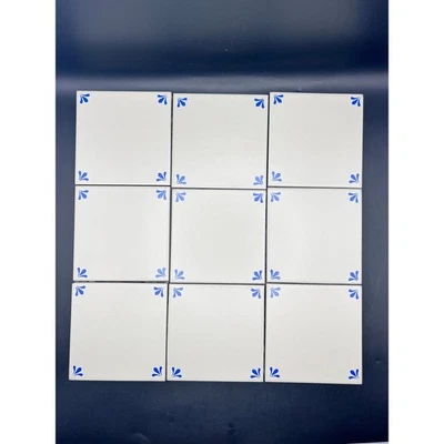 Juego de 17 azulejos de cerámica blancos detalles de esquina florales azules 3,75" cuadrado Cottagecore Foto 1 de 4