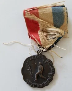 1911 W.N.H.S. ATHLETIC SWIMMING RACE MEDAL - Picture 1 of 2