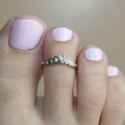 Anillo de punta ajustable de circonita cúbica enchapado en oro blanco de plata 925 de 0,15 quilates para mujer Foto 1 de 4