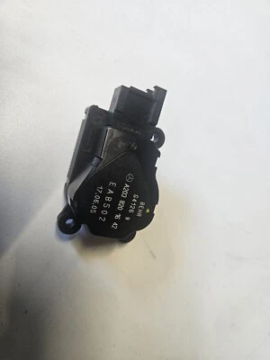 MOTOR ACTUADOR ALETA VENTILACIÓN CALENTADOR se adapta a MERCEDES-BENZ E500 03-09 OEM A2038201642 Foto 1 de 3