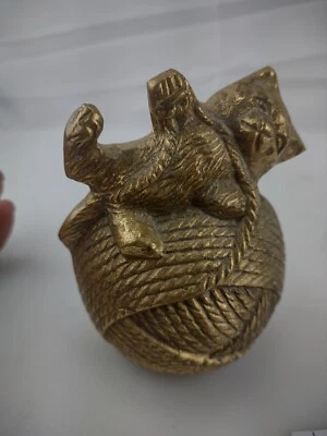 Banco gato 4" colocado en bola de hilo latón o bronce metal Foto 1 de 4