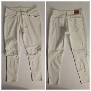Levi's 711 Womens Skinny Jean's Sz 28 Mid Rise Busted Knee White Stretch - Picture 1 of 11