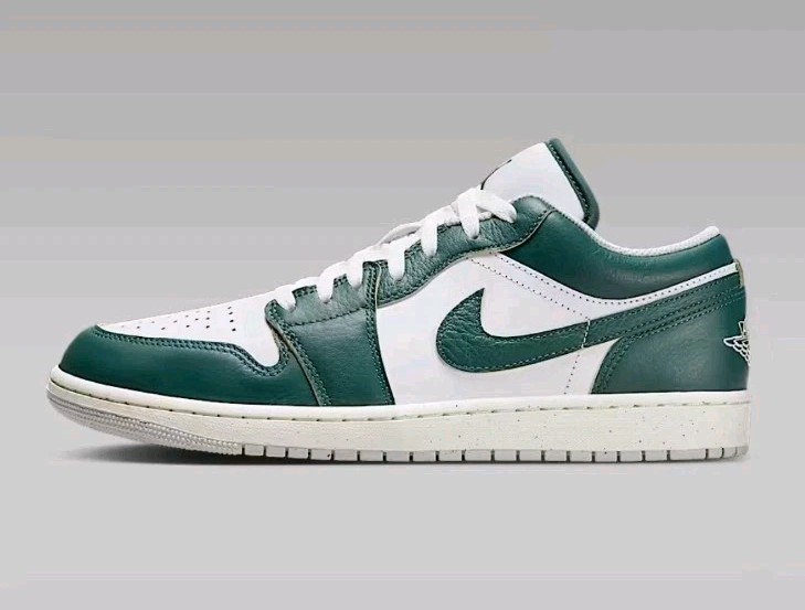 NIKE AIR JORDAN 1 LOW Green Glow ナイキ Jordan 1 Low Green Glow - Review & On Feet + Lace Swap - YouTube