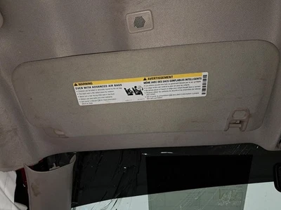 Parasol izquierdo usado se adapta a: camioneta GMC Sierra 1500 2017 con iluminación grado izquierdo Foto 1 de 4