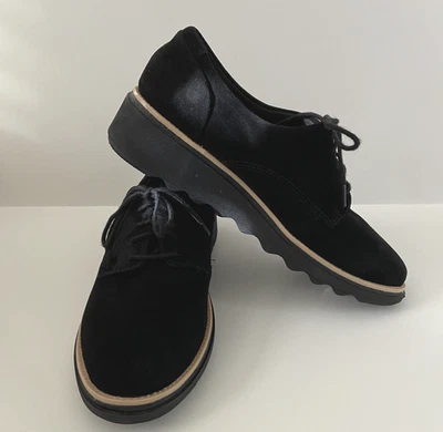 Zapatos informales Clarks para mujer negros de gamuza Noel Oxford talla 7,5 M Foto 1 de 4