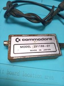 Genuine COMMODORE 251155-01 RF Modulator TV Adapter for VIC-20 (rusty) - Picture 1 of 3