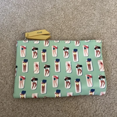Estuche de maquillaje Ipsy Glam Bag junio 2020 (solo bolsa, sin productos) verde menta Foto 1 de 4