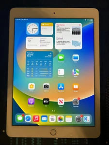 Apple iPad Pro (9.7-inch) A1673 32 GB, Wi-Fi, 9.7 in - Silver Tested - Picture 1 of 3