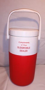 Brocca beccuccio di plastica Coleman mezzo gallone rosso bianco 5590 rivenditore promozionale - Foto 1 di 4