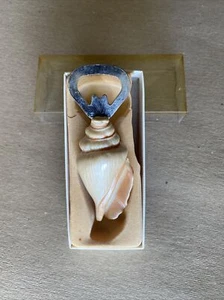 KATE ASPEN BOTTLE OPENER SEA SHELL NEW CRACKED CASE - Picture 1 of 8