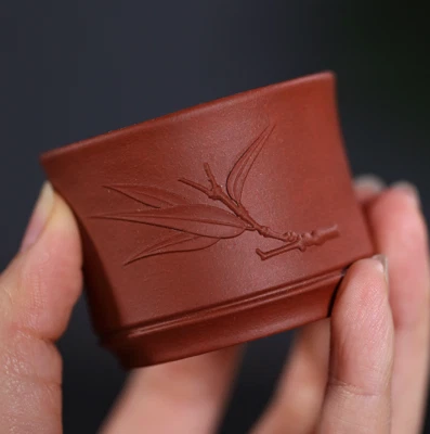 Taza de té relieve de bambú hecha a mano tallada real Yixing Zisha marcada Kungfu taza de té Foto 1 de 4