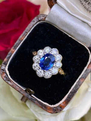 Anillo victoriano con racimo de diamantes y zafiros de oro amarillo de 18 quilates 0,95 quilates + 1,75 quilates Foto 1 de 4