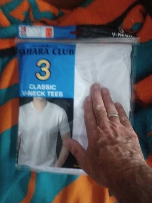 Paquete de 3 camisetas CLÁSICAS cuello en V nuevas talla (S) pequeñas 34-36 Sahara Club blancas Foto 1 de 4
