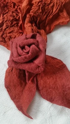 Brosche Rose Filzblüte Merinowolle Nassfilzen Filz Filzblume Filzbrosche gefilzt - Bild 1 von 4