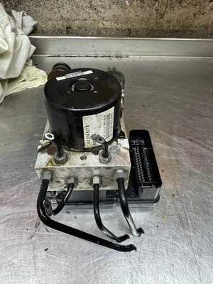 Audi Q7 4L ABS Brake Pump Hydraulic Unit Control Module 4L0614517D - Image 1 of 2
