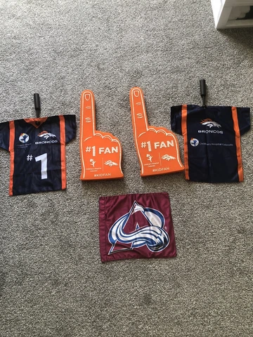 Denver Broncos Foam Fingers & Car Flags Cover