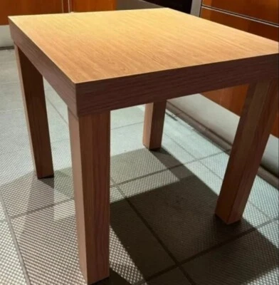 Preciosa mesa de centro cuadrada de madera Foto 1 de 4