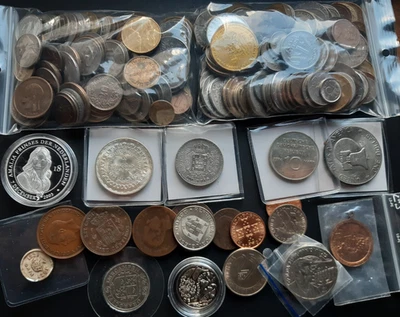 WORLD COINS/MEDALS/ Lot  1- 1kg/ Copper Nickel Silver/ Great Condition - Image 1 of 2