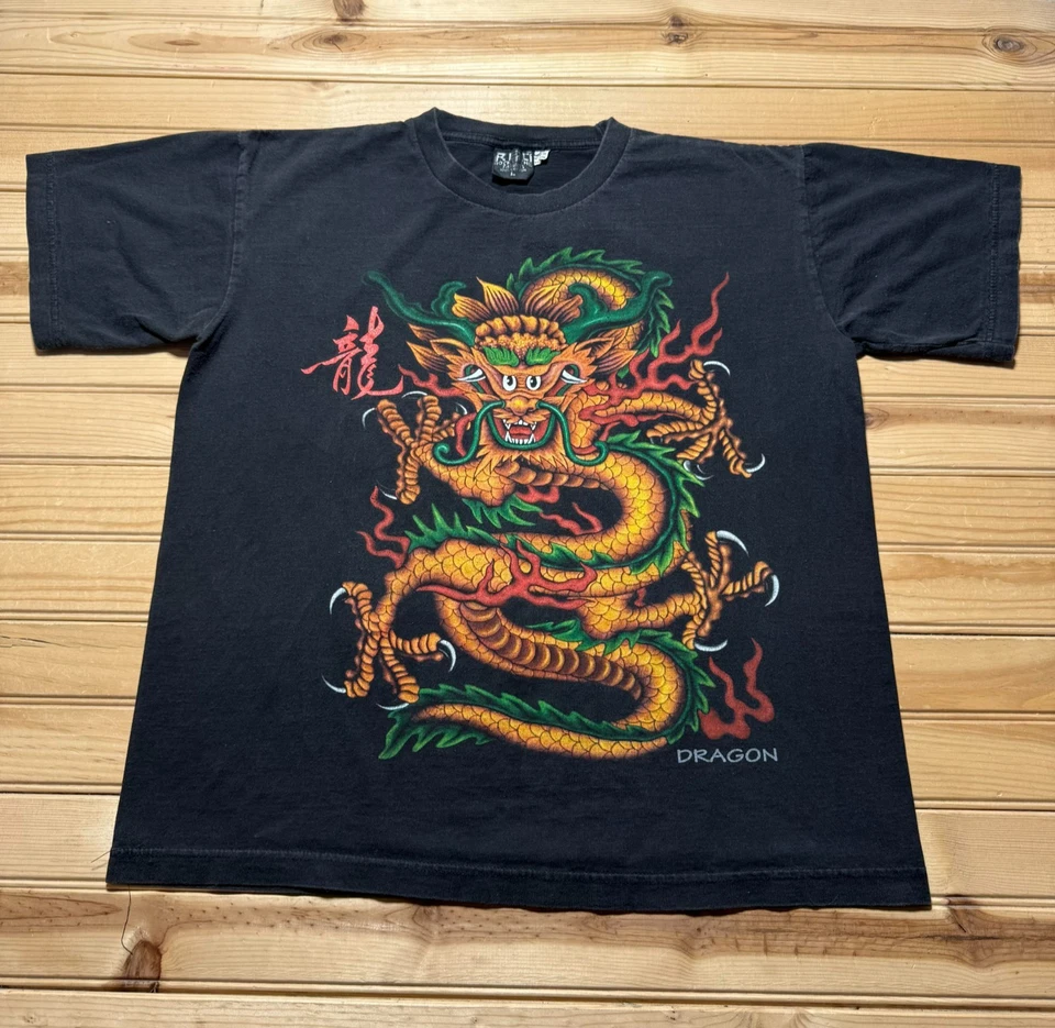 Camisa Vintage Y2K Chinesa Dragão Grunge Streetwear Skatista Gola Redonda - Tamanho Grande - Imagem 1 de 4