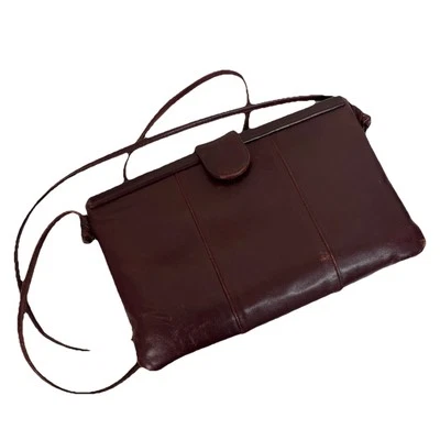 Bolso sin asas bandolera Koret de colección, bolso sin asas de cuero delgado borgoña, sobre cartera Foto 1 de 4