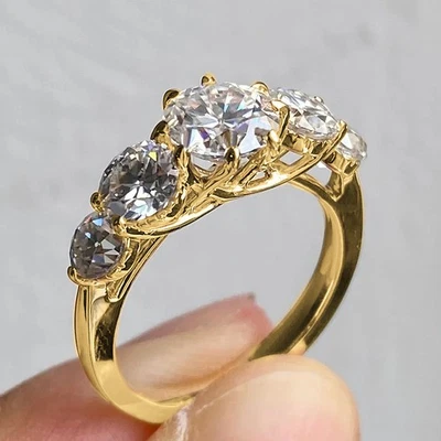 Goldener Damen Ring mit weißen Zirkonia Steinen - Gr. 55-63 - Pompös & Vergoldet - Bild 1 von 4