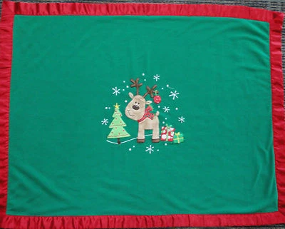 考拉婴儿毯绿色驯鹿第一圣诞树红色缎面边缘装饰  — 第 1/3 张图片