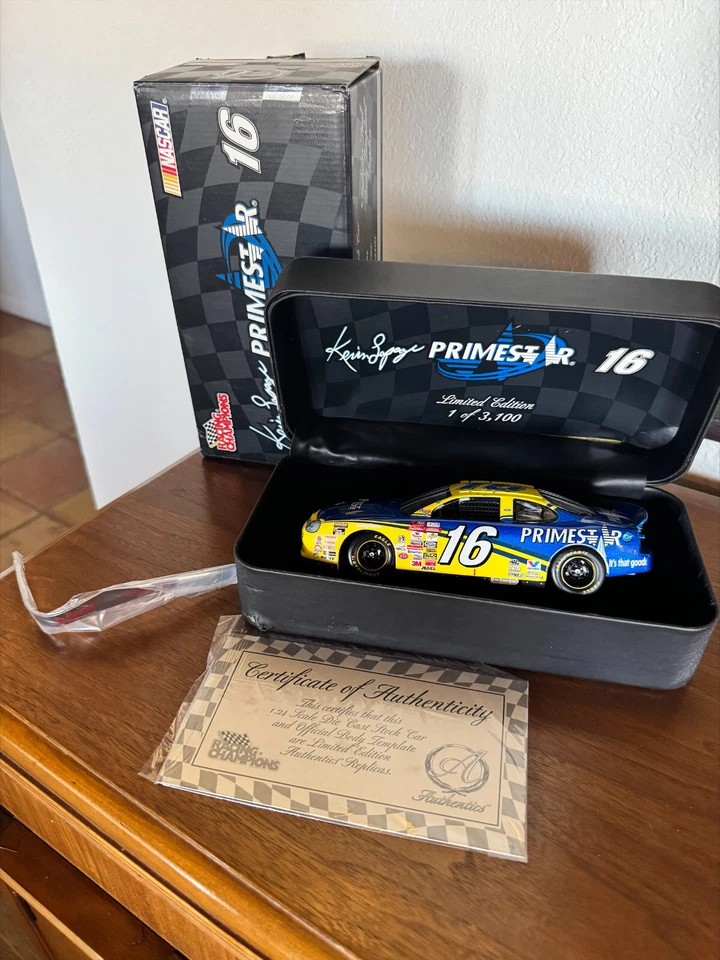 Mac Tools Collectors Club Racing Champions NASCAR #1 1999 Ford Taurus 1 24