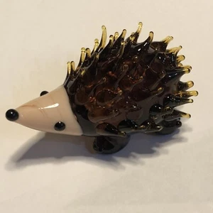 Hedgehog Glass Figurine Small Hand Blown 2.5" Long Amber Spikes Purple Undertone - Picture 1 of 11