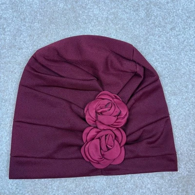 Elegante envoltório de cabeça turbante vermelho com enfeite duplo rosa NOVO - Imagem 1 de 4