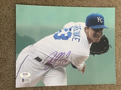 Foto autografiada 8 X 10 de Zack Greinke con certificación PSA y Beckett Foto 1 de 3