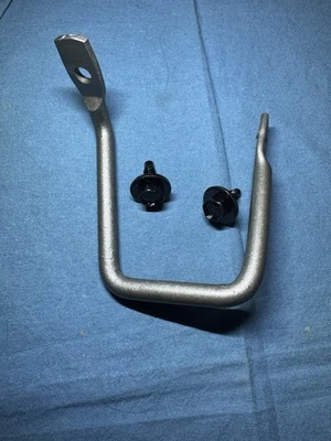 Mopar A Body Dodge Hood Latch Striker Catch Bar 1973-1975 Dodge Dart Only OEM - Imagem 1 de 4