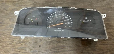 89 90 91 TOYOTA PICKUP 4 CILINDROS 2,4 MPH M/T CUADRO DE INSTRUMENTOS 145 K PEQUEÑA GRIETA Foto 1 de 4