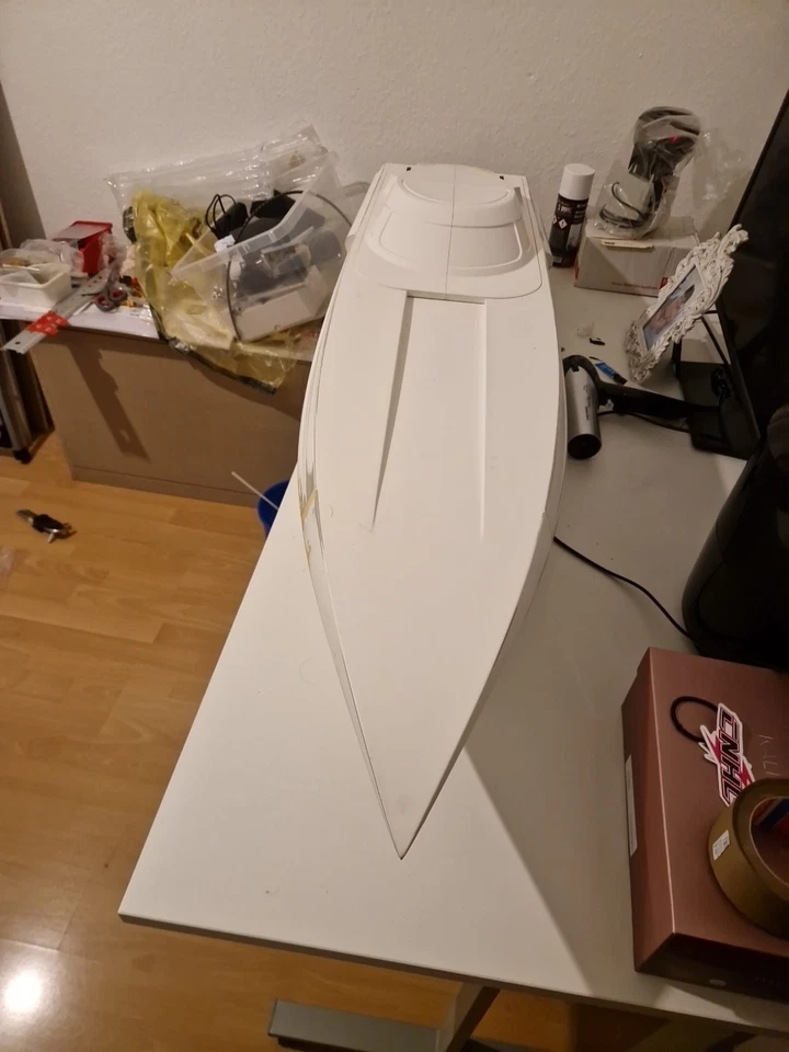 Verkaufe RC-Boot MHZ Kiton 1490 Nur Rumpf 1490 MHZ - Bild 1 von 4