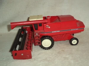 Axial-Flow Combine Red International Harvester ERTL Vintage - Picture 1 of 4
