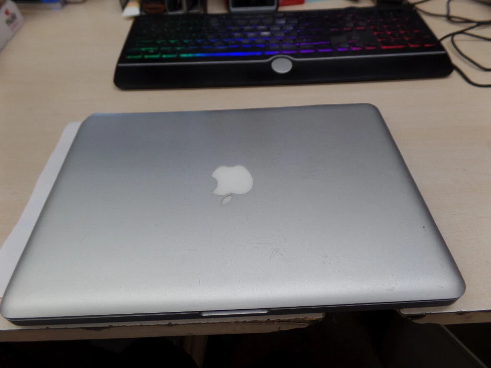 Awesome Apple MacBook Pro A1278 13.3" 2011 13" i5 2.4Ghz 500GB 6GB 10.13.6 - Image 1 of 4