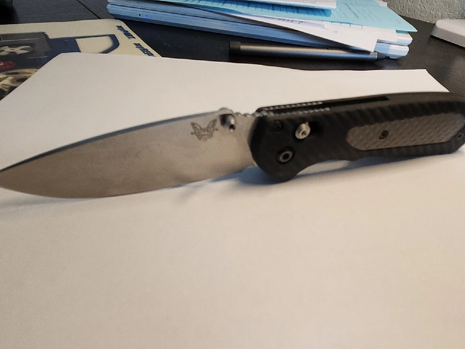 Navaja de bolsillo hecha en banco Foto 1 de 4