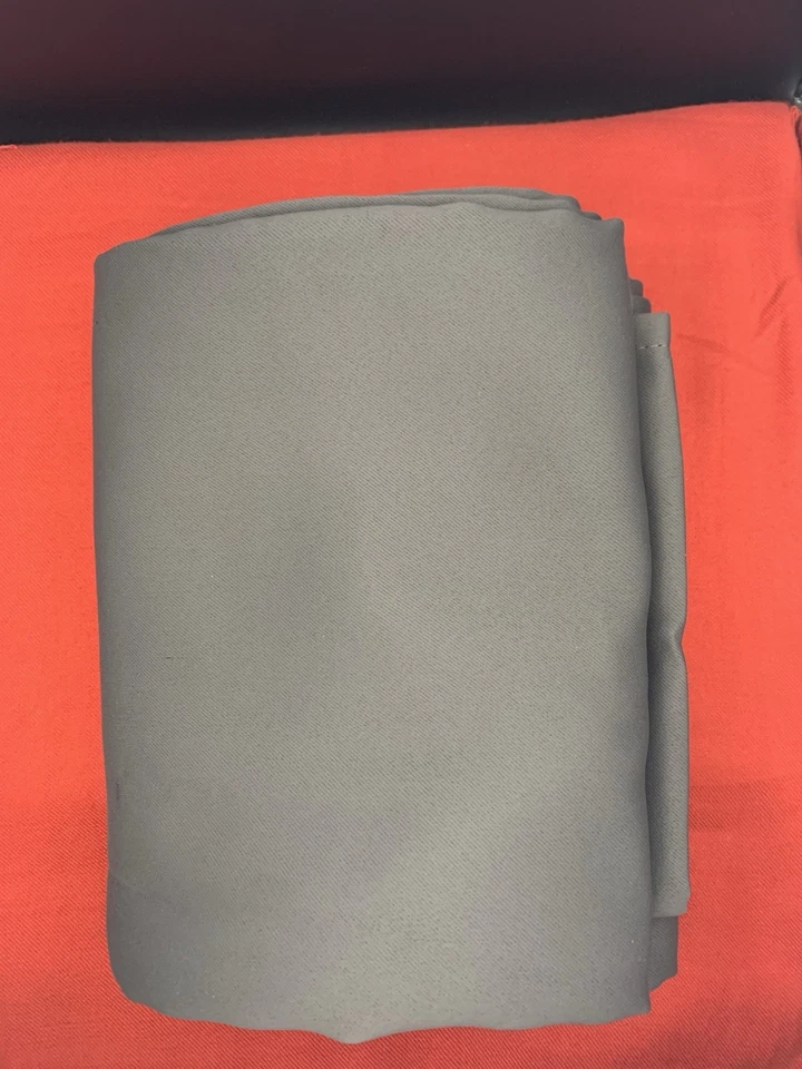 Cortinas oscuras Eclipse Absolute Zero - 2 paneles humo (gris oscuro) 37" x 84" Foto 1 de 3