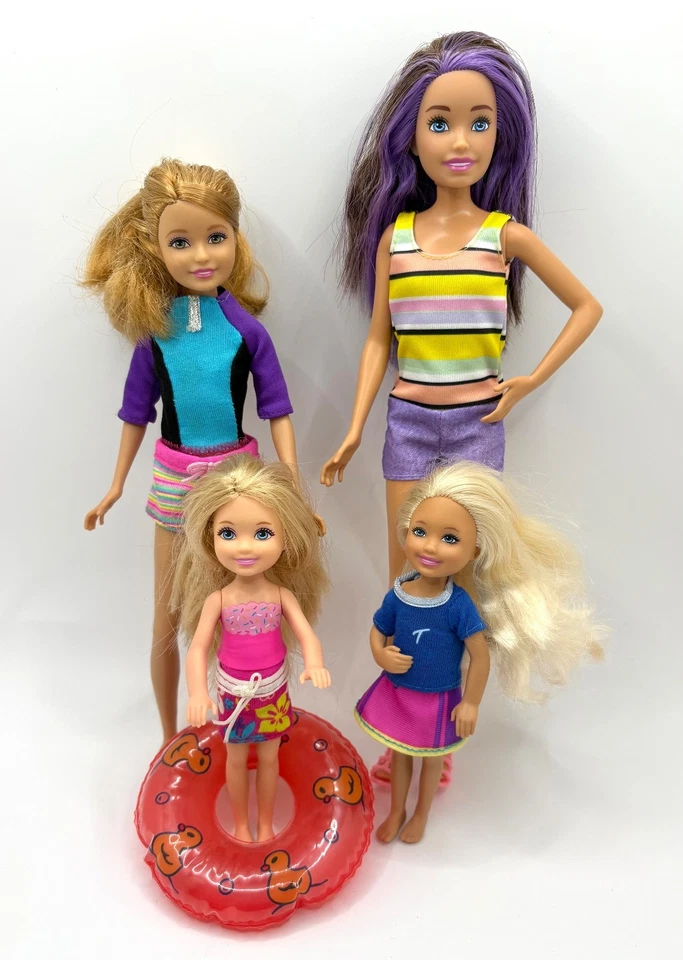 Barbie Little Sisters Lot Of 4 Dolls Going to Beach Skipper, Stacie, 2x Chelsea - Image 1 of 4