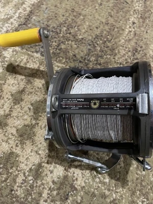 Carrete de pesca de agua salada Daiwa Sealine 900H Big Game Trolling, usado en alta mar Foto 1 de 4