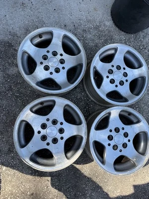 JEEP GRAND CHEROKEE 1996-1998 FACTORY OEM ALLOY WHEELs 15" 52088178 set of 4!! - Image 1 of 4