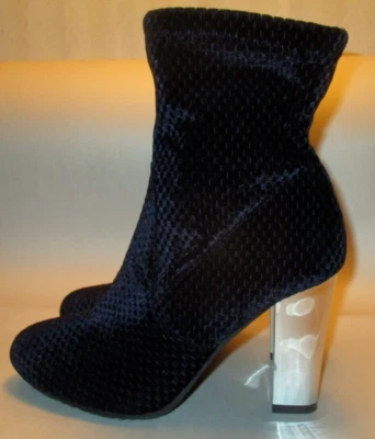 Forever Mujer 8 1/2 Azul Marino Tela Tejida Suave, Cremallera, Tacón Plateado 4", Botines Foto 1 de 4