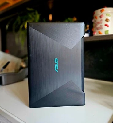 Asus Vivobook K570Z AMD Ryzen 7 2700U, Nvidia GTX 1050 8GB 256GB - Image 1 of 4