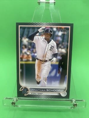 Topps Serie 2 2022 Jonathan Schoop negro paralelo numerado 28/71 Foto 1 de 4