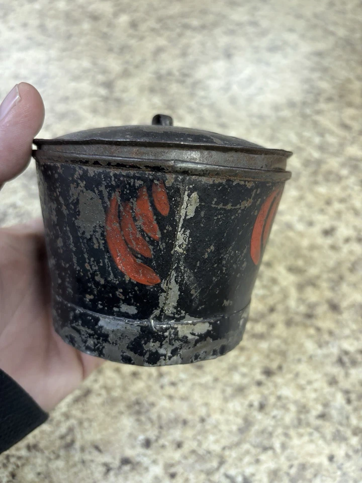 Antiguo tole pintado redondo lata 4x4x3,5" aproximadamente. Foto 1 de 4