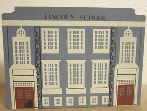 The Cat's Meow 1988 Wooden Lincoln School 4" Tall x 6" Wide - Picture 1 of 7
